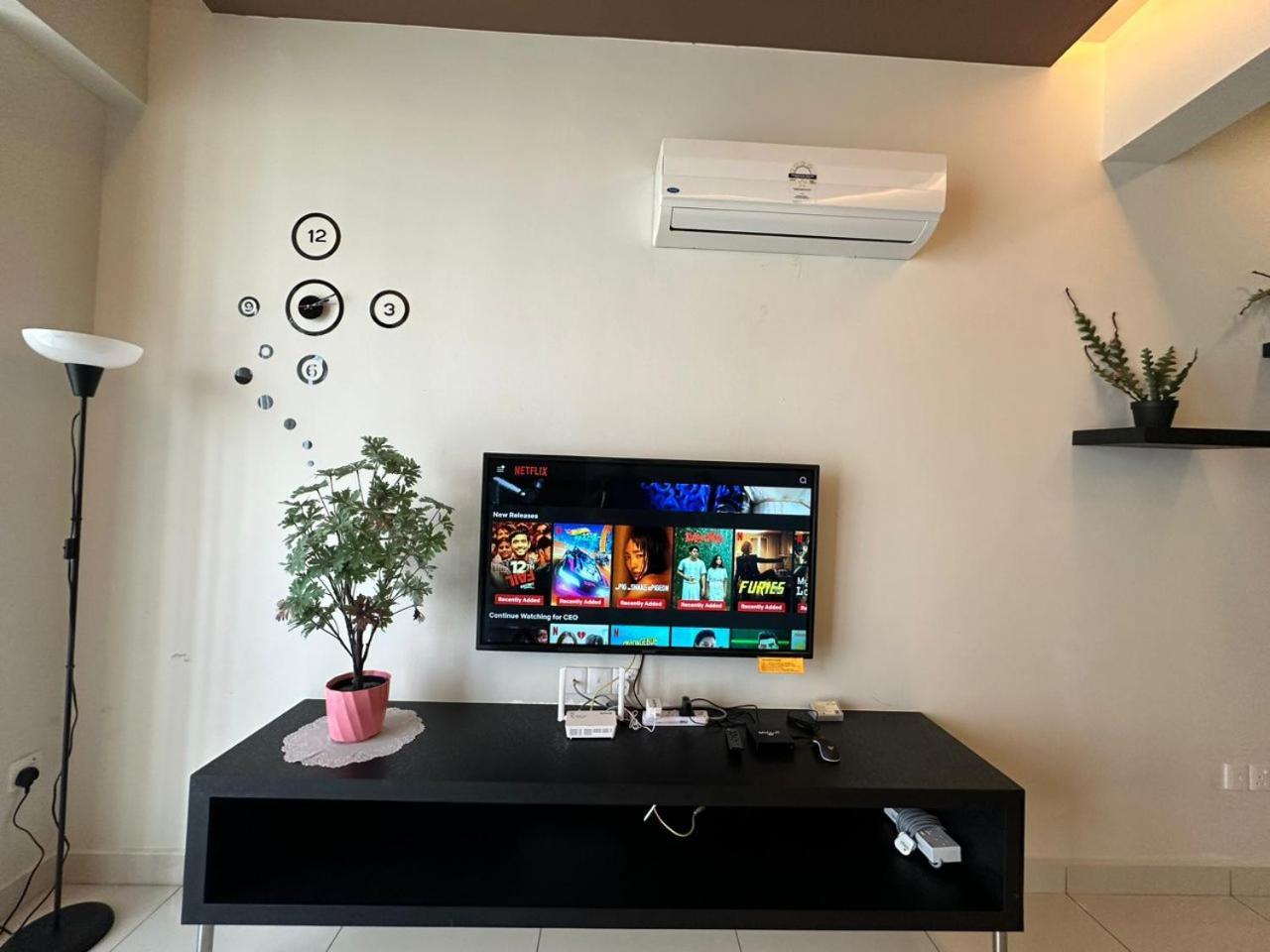 Jazz 2r3b Wt Netflix Bathtub N Massage Chair Apartment *